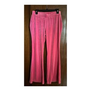Juicy Couture Velour pants

Preppy Pink